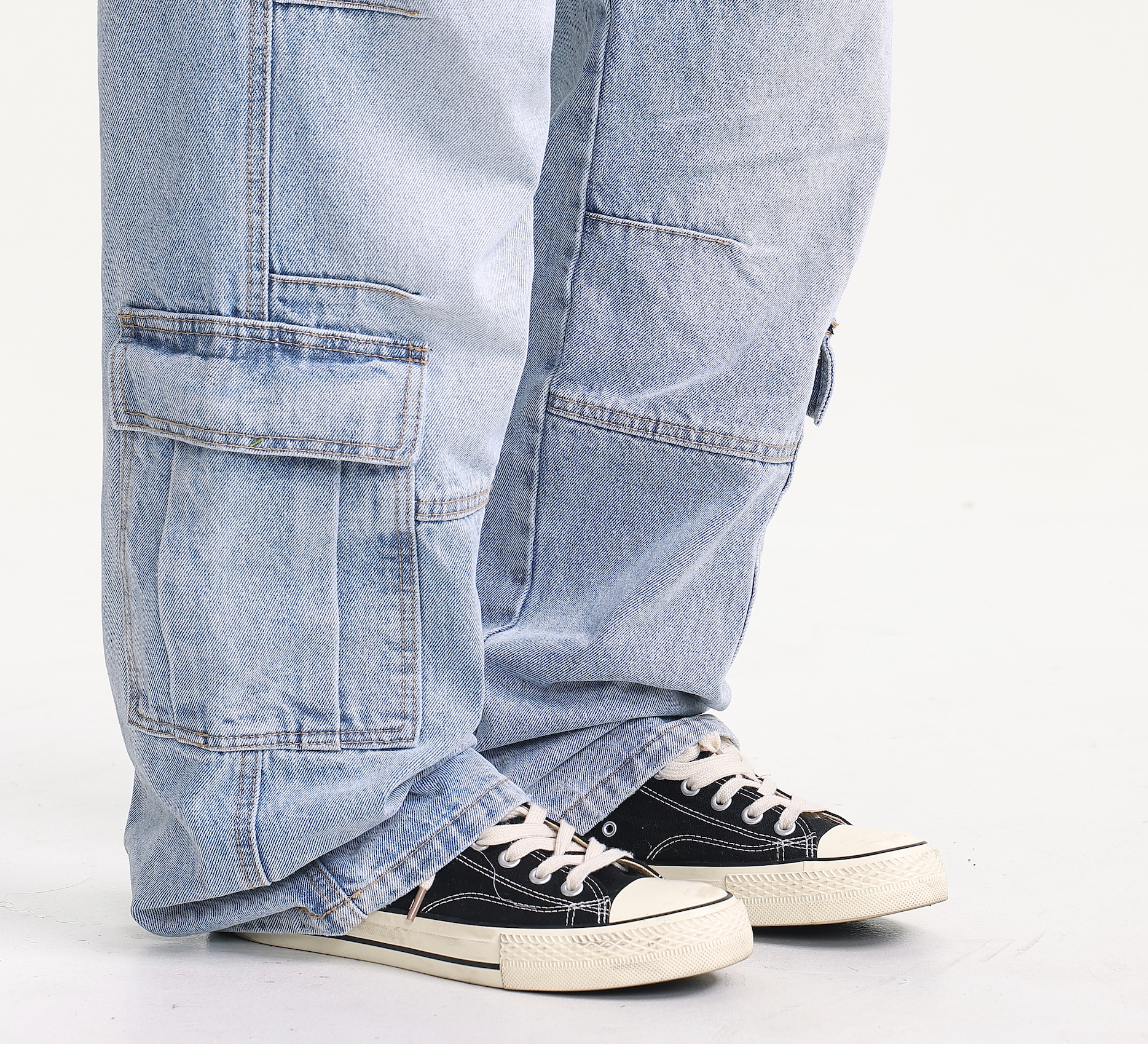 Multi-Pocket Cargo Jeans