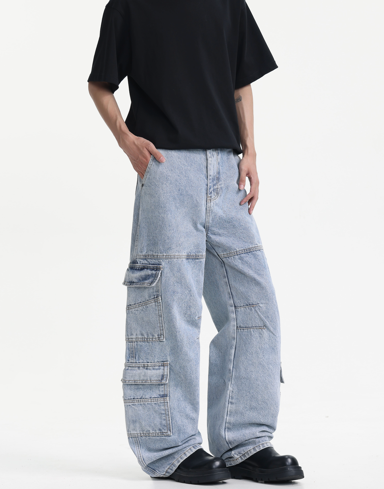 Multi-Pocket Cargo Jeans